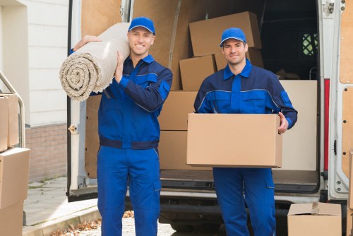 Removal truck loading support for a Barnet relocation