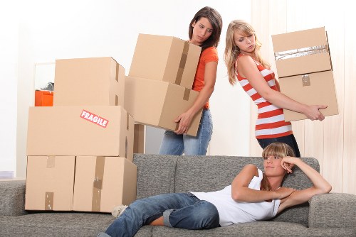 Packing boxes and moving household items with a Barnet man and van service
